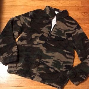 Camo Sherpa